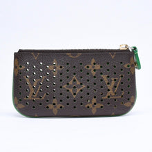 Load the image into the gallery viewer. 極美品 LOUIS VUITTON ルイヴィトン ペルフォ ポシェットクレ コインケース M95186 モノグラムペルフォ ブラウン グリーン 中古 4a006060
