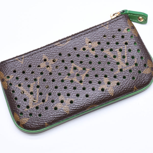 極美品 LOUIS VUITTON ルイヴィトン ペルフォ ポシェットクレ コインケース M95186 モノグラムペルフォ ブラウン グリーン 中古 4a006060