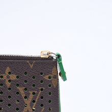 Load the image into the gallery viewer. 極美品 LOUIS VUITTON ルイヴィトン ペルフォ ポシェットクレ コインケース M95186 モノグラムペルフォ ブラウン グリーン 中古 4a006060