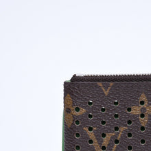 Load the image into the gallery viewer. 極美品 LOUIS VUITTON ルイヴィトン ペルフォ ポシェットクレ コインケース M95186 モノグラムペルフォ ブラウン グリーン 中古 4a006060