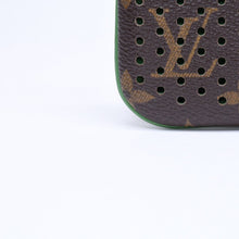 Load the image into the gallery viewer. 極美品 LOUIS VUITTON ルイヴィトン ペルフォ ポシェットクレ コインケース M95186 モノグラムペルフォ ブラウン グリーン 中古 4a006060