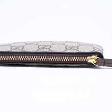 Load the image into the gallery viewer. 極美品 GUCCI グッチ コインケース 小銭入れ 小物入れ GG柄 GGキャンバス 772321 ゴールド金具 中古 4a006078