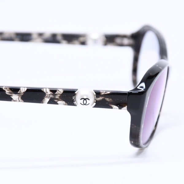 極美品 CHANEL シャネル 伊達メガネ アイウェア 3224-A c.1284 サイズ53□16 135 ココマーク フェイクパール ラメ マーブル 中古 4a006167