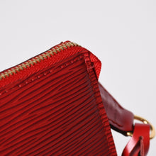 画像をギャラリービューアに読み込む, 新品同様品 LOUIS VUITTON ルイヴィトン ポシェットアクセソワール エピレザー M52947 カスティリアンレッド ゴールド金具 中古 4a006088