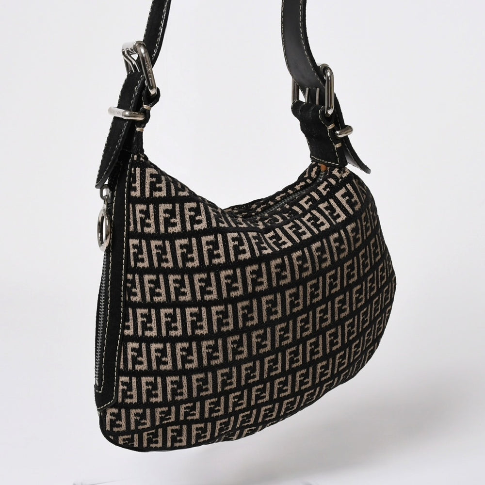 FENDI フェンディ ズッキーノ オイスター ワンショルダーバッグ キャンバス レザー ブラック ベージュ シルバー金具 美品 中古 4a003964