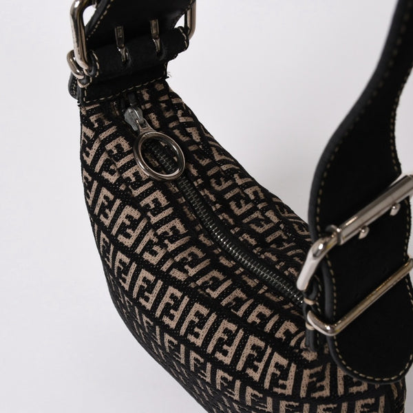 FENDI フェンディ ズッキーノ オイスター ワンショルダーバッグ キャンバス レザー ブラック ベージュ シルバー金具 美品 中古 4a003964