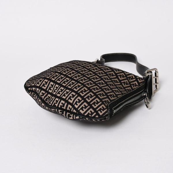 FENDI フェンディ ズッキーノ オイスター ワンショルダーバッグ キャンバス レザー ブラック ベージュ シルバー金具 美品 中古 4a003964