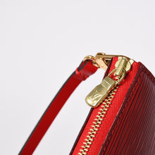 画像をギャラリービューアに読み込む, 新品同様品 LOUIS VUITTON ルイヴィトン ポシェットアクセソワール エピレザー M52947 カスティリアンレッド ゴールド金具 中古 4a006088