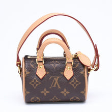 画像をギャラリービューアに読み込む, 極美品 LOUIS VUITTON ルイヴィトン モノグラム ビジュー サック マイクロスピーディ チャーム M00544 ブラウン ゴールド金具 4a006049