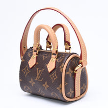 画像をギャラリービューアに読み込む, 極美品 LOUIS VUITTON ルイヴィトン モノグラム ビジュー サック マイクロスピーディ チャーム M00544 ブラウン ゴールド金具 4a006049