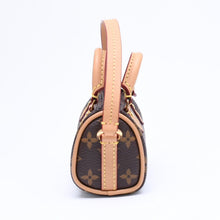 画像をギャラリービューアに読み込む, 極美品 LOUIS VUITTON ルイヴィトン モノグラム ビジュー サック マイクロスピーディ チャーム M00544 ブラウン ゴールド金具 4a006049
