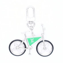 画像をギャラリービューアに読み込む, 極美品 LOUIS VUITTON ルイヴィトン BIJOU DE SAC BIKE ビジューサック バイク チャーム キーホルダー M77148 シルバー グリーン 中古 4a006085