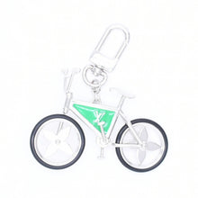 画像をギャラリービューアに読み込む, 極美品 LOUIS VUITTON ルイヴィトン BIJOU DE SAC BIKE ビジューサック バイク チャーム キーホルダー M77148 シルバー グリーン 中古 4a006085