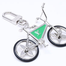 画像をギャラリービューアに読み込む, 極美品 LOUIS VUITTON ルイヴィトン BIJOU DE SAC BIKE ビジューサック バイク チャーム キーホルダー M77148 シルバー グリーン 中古 4a006085