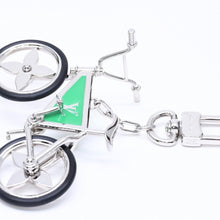 画像をギャラリービューアに読み込む, 極美品 LOUIS VUITTON ルイヴィトン BIJOU DE SAC BIKE ビジューサック バイク チャーム キーホルダー M77148 シルバー グリーン 中古 4a006085