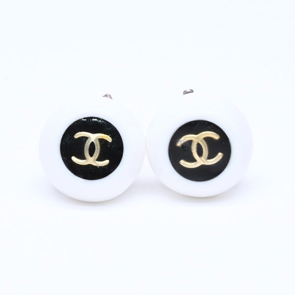 CHANEL シャネル ココマーク イヤリング 重量約9.87g 96P刻印 樹脂系 メタル ホワイト ブラック バイカラー 両耳用 美品 中古 4c070661