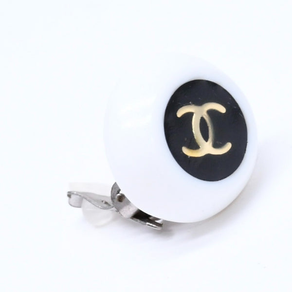 CHANEL シャネル ココマーク イヤリング 重量約9.87g 96P刻印 樹脂系 メタル ホワイト ブラック バイカラー 両耳用 美品 中古 4c070661