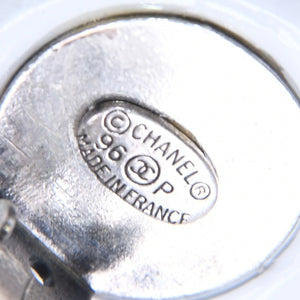 CHANEL シャネル ココマーク イヤリング 重量約9.87g 96P刻印 樹脂系 メタル ホワイト ブラック バイカラー 両耳用 美品 中古 4c070661