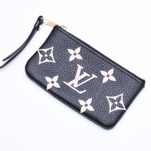 Load the image into the gallery viewer. 極美品 LOUIS VUITTON ルイヴィトン コインケース モノグラム・アンプラント ノワール ポシェットクレ M80885 ブラック ベージュ 中古 4a006053