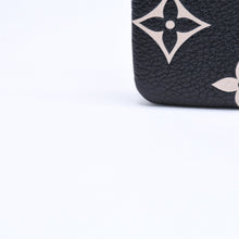 Load the image into the gallery viewer. 極美品 LOUIS VUITTON ルイヴィトン コインケース モノグラム・アンプラント ノワール ポシェットクレ M80885 ブラック ベージュ 中古 4a006053
