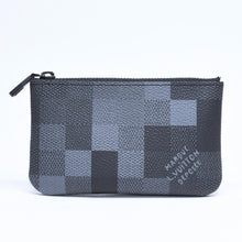 Load the image into the gallery viewer. 新品未使用品 LOUIS VUITTON ルイヴィトン コインケース ダモフラージュ・キャンバス ポシェットクレ M28666 ブラック グレー 中古 4a006091