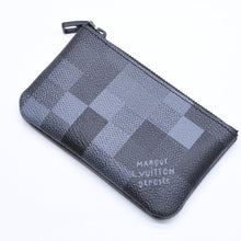 Load the image into the gallery viewer. 新品未使用品 LOUIS VUITTON ルイヴィトン コインケース ダモフラージュ・キャンバス ポシェットクレ M28666 ブラック グレー 中古 4a006091