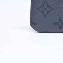 Load the image into the gallery viewer. 極美品 LOUIS VUITTON ルイヴィトン モノグラム・エクリプス ポシェット・クレ M80905 コインケース ブラック グレー 中古 4a006092