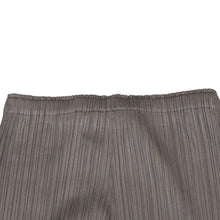 Load the image into the gallery viewer. 極美品 ISSEI MIYAKE イッセイミヤケ PLEATS PLEASE プリーツプリーズ パンツ グレー 7575115 中古 4a006115