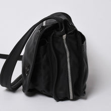 画像をギャラリービューアに読み込む, 極美品 CHROME HEARTS クロムハーツ Gunslinger Messenger Bag スモールCHクロス ガンスリンガー メッセンジャーバッグ ショルダーバッグ ブラック 中古 4a006155