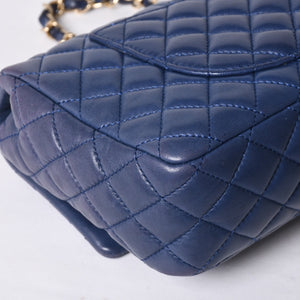 CHANEL シャネル チェーンショルダーバッグ マトラッセ25 バレンタイン限定 ココマーク ラムスキン ブルー 13番台 美品 中古 4a000617