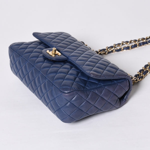 CHANEL シャネル チェーンショルダーバッグ マトラッセ25 バレンタイン限定 ココマーク ラムスキン ブルー 13番台 美品 中古 4a000617