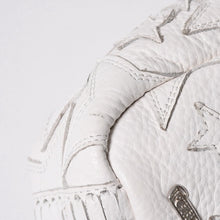 画像をギャラリービューアに読み込む, 極美品 CHROME HEARTS クロムハーツ TAKA MINI タカ ミニ ショルダーバッグ ラスベガス限定 スターパッチ スター装飾 ホワイト 中古 4a006160
