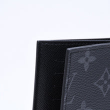 画像をギャラリービューアに読み込む, 極美品 LOUIS VUITTON ルイヴィトン パスポートケース ブラック グレー M64501 クーヴェルテュールパスポール 中古 4a006172