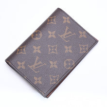 画像をギャラリービューアに読み込む, 新品同様 LOUIS VUITTON ルイヴィトン パスポートケース クーヴェルテュールパスポールNM M64502 モノグラムキャンバス ブラウン パスケース 中古 4a006192