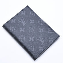 画像をギャラリービューアに読み込む, 極美品 LOUIS VUITTON ルイヴィトン パスポートケース ブラック グレー M64501 クーヴェルテュールパスポール 中古 4a006172