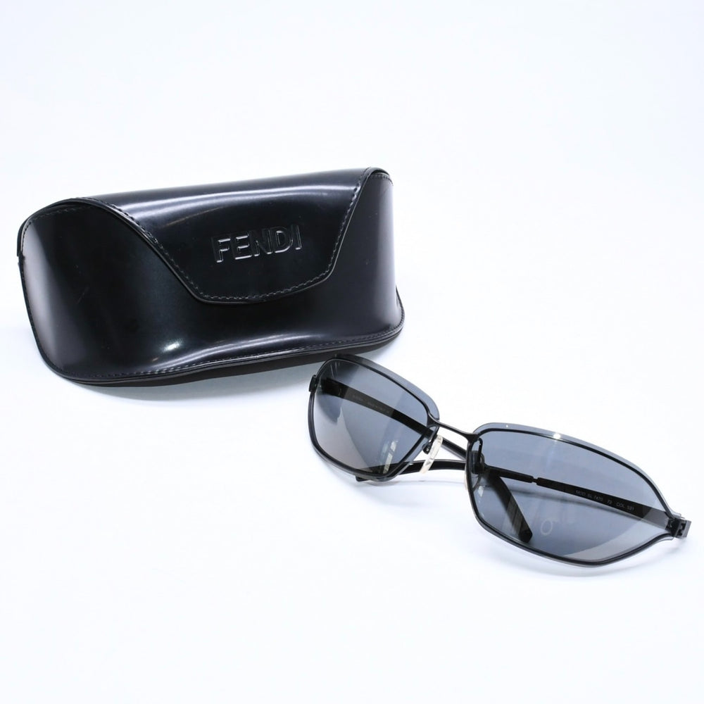 極美品 FENDI フェンディ サングラス アイウェア SL7470 72 ブラック メタル プラスチック ズッカモチーフ 中古 4a006187