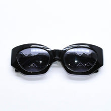 Load the image into the gallery viewer. VERSACE ヴェルサーチ サングラス アイウェア MOD.420/Z COL 852 メデューサ ブラック シルバー 美品 中古 4a006205