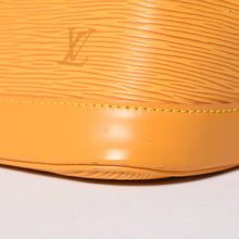 Load the image into the gallery viewer. 極美品 LOUIS VUITTON ルイヴィトン アルマ ハンドバッグ M52419 エピレザー タッシリイエロー シルバー金具 中古 4a006209