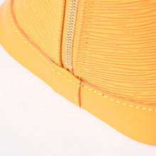 Load the image into the gallery viewer. 極美品 LOUIS VUITTON ルイヴィトン アルマ ハンドバッグ M52419 エピレザー タッシリイエロー シルバー金具 中古 4a006209
