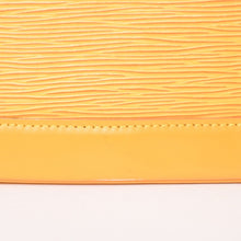Load the image into the gallery viewer. 極美品 LOUIS VUITTON ルイヴィトン アルマ ハンドバッグ M52419 エピレザー タッシリイエロー シルバー金具 中古 4a006209
