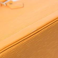 Load the image into the gallery viewer. 極美品 LOUIS VUITTON ルイヴィトン アルマ ハンドバッグ M52419 エピレザー タッシリイエロー シルバー金具 中古 4a006209