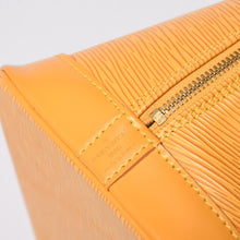 Load the image into the gallery viewer. 極美品 LOUIS VUITTON ルイヴィトン アルマ ハンドバッグ M52419 エピレザー タッシリイエロー シルバー金具 中古 4a006209