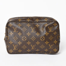 Load the image into the gallery viewer. LOUIS VUITTON ルイヴィトン トゥルーストワレット23 コスメポーチ クラッチバッグ ポーチ モノグラム ブラウン 美品 中古 4a006084