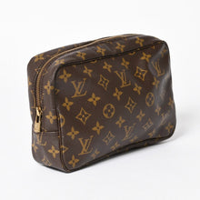 Load the image into the gallery viewer. LOUIS VUITTON ルイヴィトン トゥルーストワレット23 コスメポーチ クラッチバッグ ポーチ モノグラム ブラウン 美品 中古 4a006084