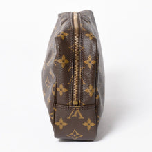Load the image into the gallery viewer. LOUIS VUITTON ルイヴィトン トゥルーストワレット23 コスメポーチ クラッチバッグ ポーチ モノグラム ブラウン 美品 中古 4a006084