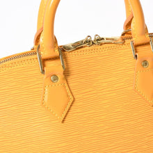 Load the image into the gallery viewer. 極美品 LOUIS VUITTON ルイヴィトン アルマ ハンドバッグ M52419 エピレザー タッシリイエロー シルバー金具 中古 4a006209