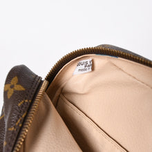 Load the image into the gallery viewer. LOUIS VUITTON ルイヴィトン トゥルーストワレット23 コスメポーチ クラッチバッグ ポーチ モノグラム ブラウン 美品 中古 4a006084