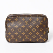 Load the image into the gallery viewer. 極美品 LOUIS VUITTON ルイヴィトン トゥルーストワレット 23 セカンドバッグ クラッチバッグ M47524 ブラウン ゴールド金具 中古 4a006071