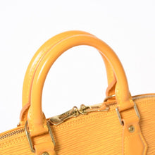 Load the image into the gallery viewer. 極美品 LOUIS VUITTON ルイヴィトン アルマ ハンドバッグ M52419 エピレザー タッシリイエロー シルバー金具 中古 4a006209
