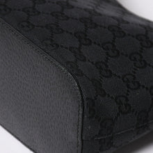 Load the image into the gallery viewer. 極美品 GUCCI グッチ ワンショルダーバッグ ハンドバッグ 115002 イタリア製 GGキャンバス レザー メタルブラック金具 中古 4a006215